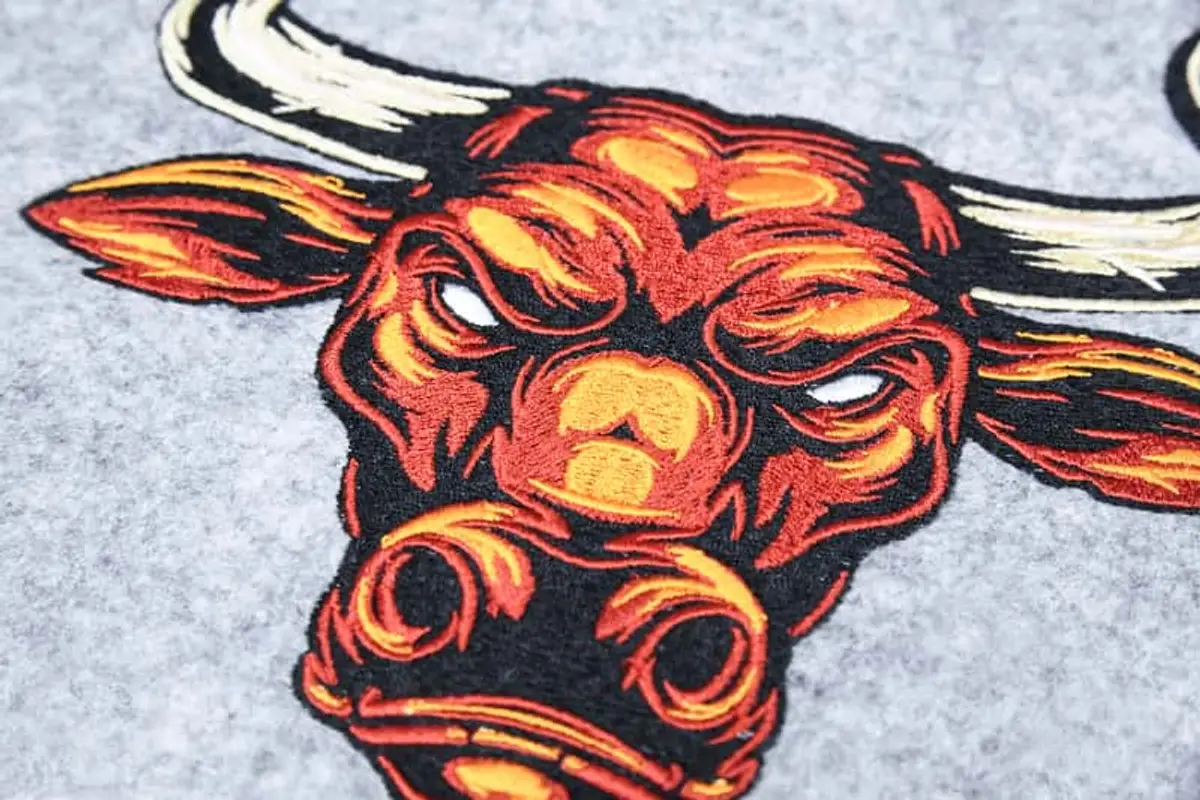 Stierkopf Frontansicht Stick – Bild 5