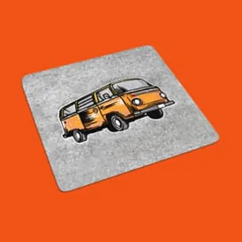 Kreatives Stickmotiv: Gelber Bus. Perfekt für Kinderkleidung, Taschen und Schulthemen.