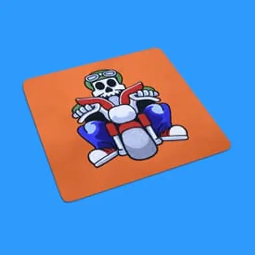 Markantes Stickmotiv: Skelett auf Motorrad, Frontansicht. Perfekt für Biker, Taschen und coole Mode.