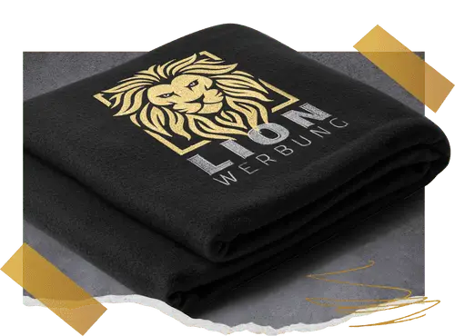 Personalisierte Decken mit edler Stickerei von Lion Werbe GmbH, ideal für gemütliche Momente.
