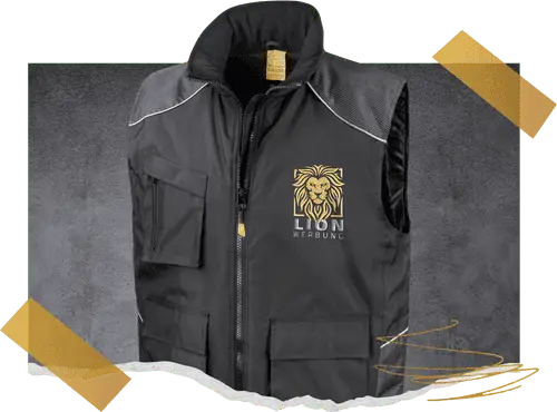 Arbeitskleidung mit präziser Stickerei von Lion Werbe GmbH, robust und individuell gestaltet.